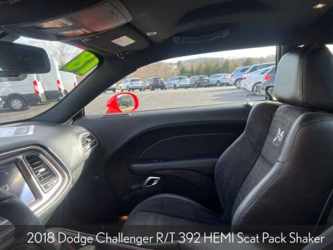 2018 Dodge Challenger 392 HEMI Scat Pack Shaker