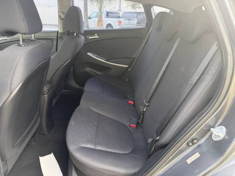 2013 Hyundai Accent SE