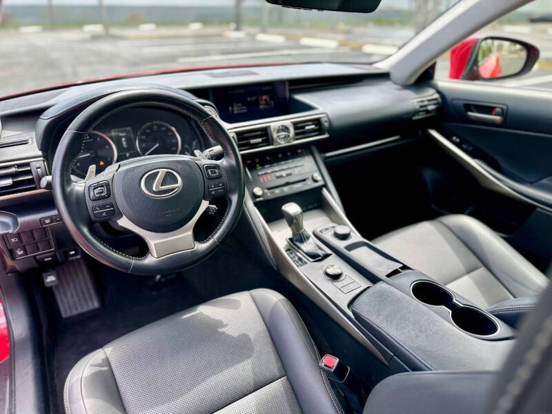 2018 Lexus IS 300