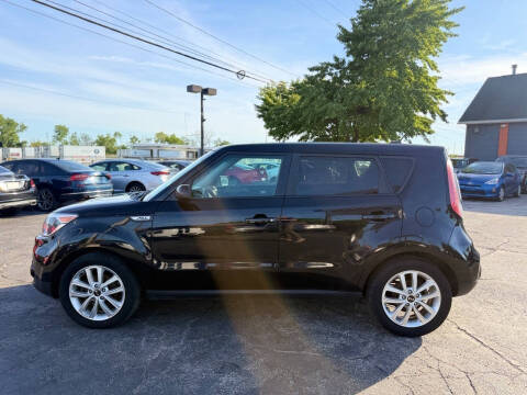 2017 Kia Soul +