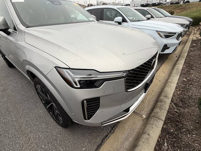 2025 Volvo XC90 B5 Plus Bright Theme 7P