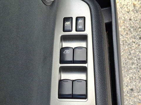 2012 Nissan Versa 1.8 S