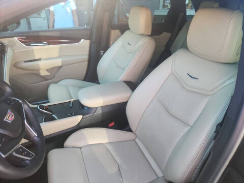 2017 Cadillac XT5 Premium Luxury