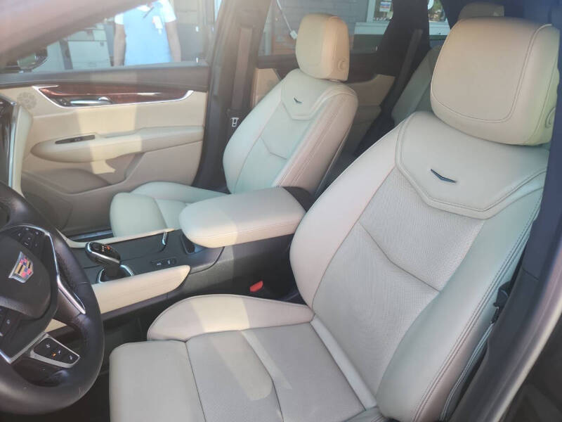 2017 Cadillac XT5 Premium Luxury