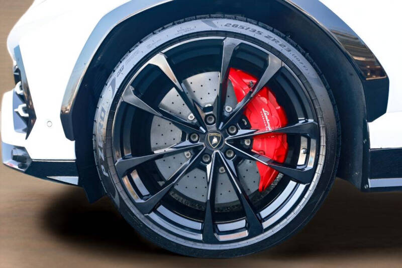 2023 Lamborghini Urus S