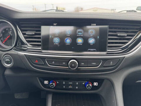 2018 Buick Regal TourX Essence