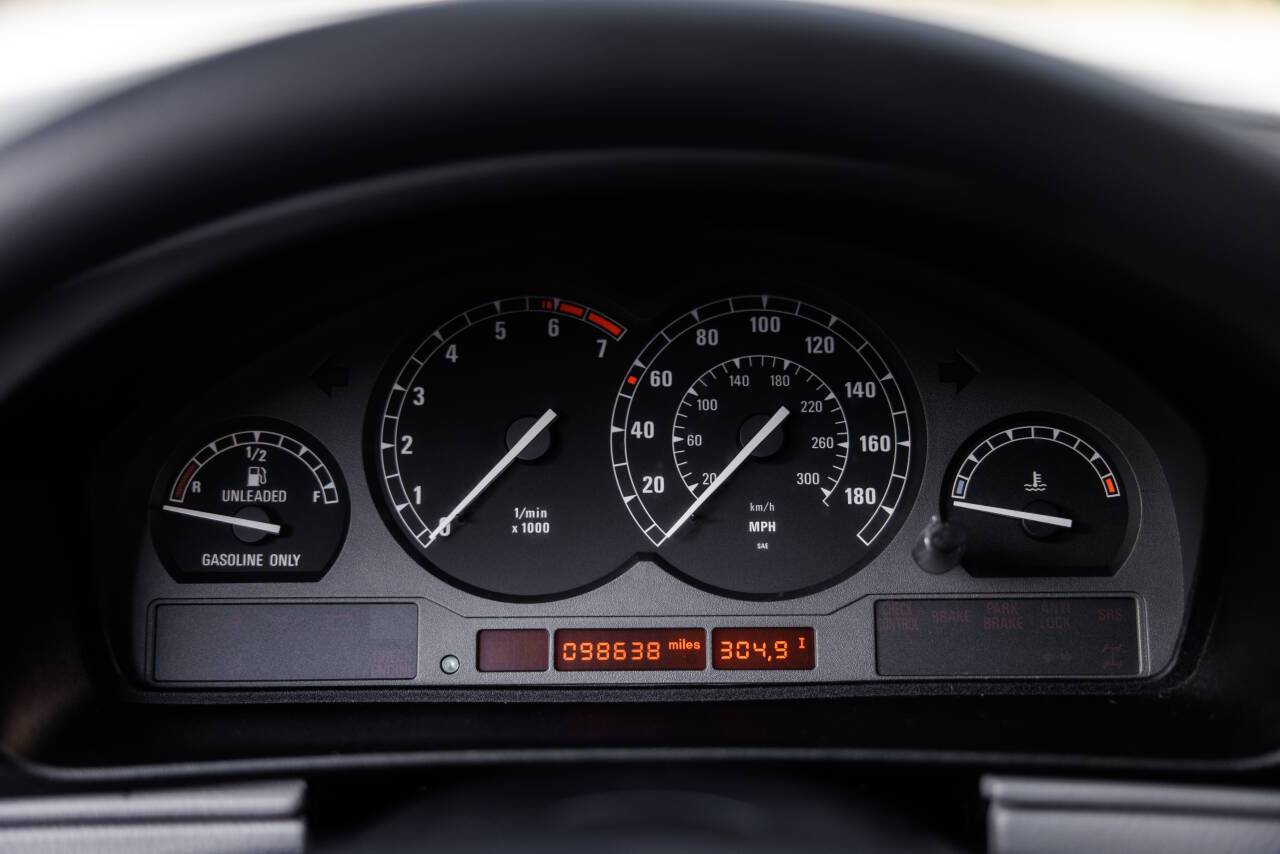 1997 BMW 8 Series 16