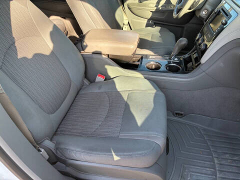 2017 Chevrolet Traverse LT