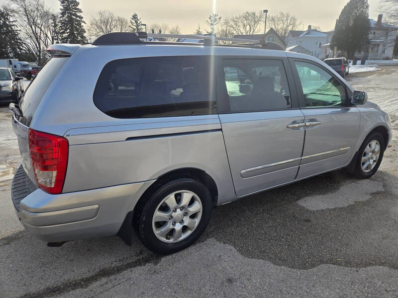 2007 Hyundai Entourage GLS