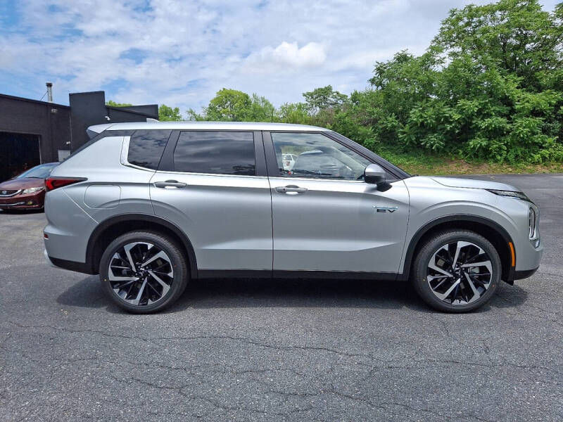 2025 Mitsubishi Outlander PHEV SE