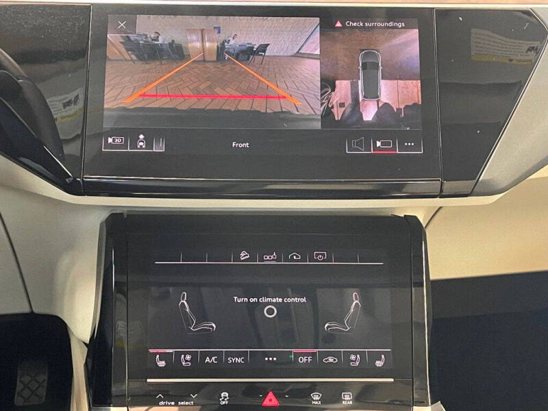 2019 Audi e-tron quattro Premium Plus