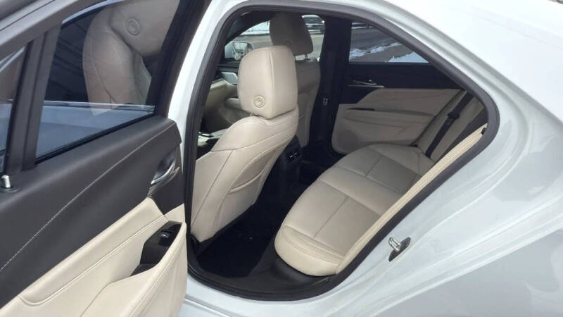 2021 Cadillac CT4 Luxury