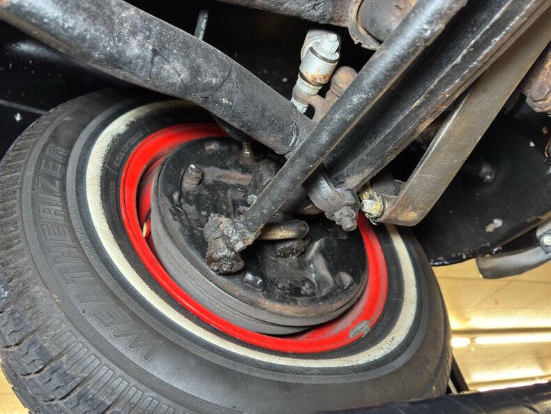 1948 Ford Super Deluxe