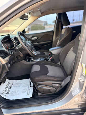 2016 Jeep Cherokee Sport