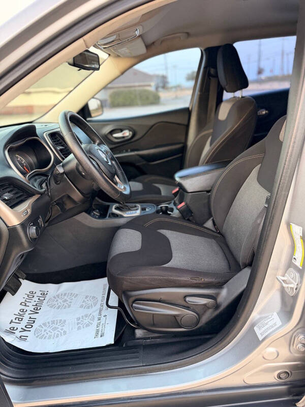 2016 Jeep Cherokee Sport