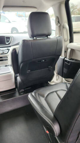 2022 Chrysler Pacifica Touring L