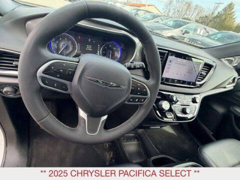 2025 Chrysler Pacifica Select