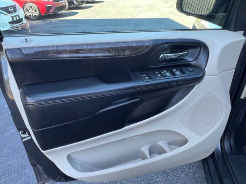 2011 Dodge Grand Caravan Crew