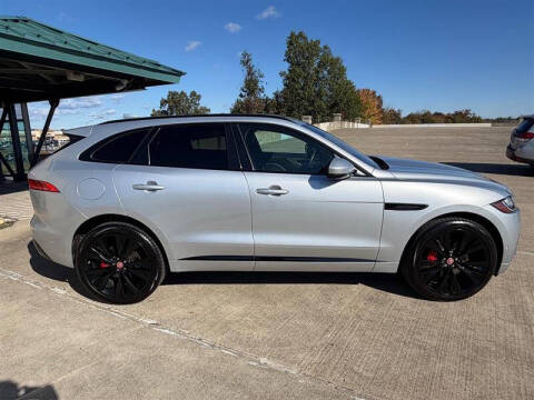 2019 Jaguar F-PACE S