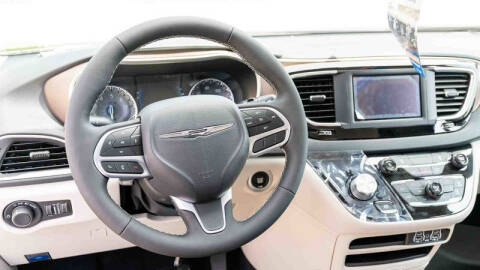 2022 Chrysler Voyager LX