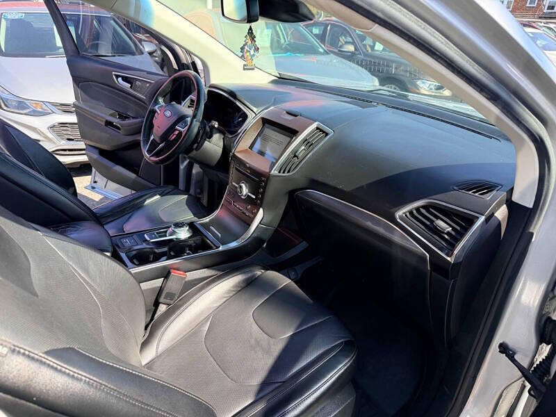 2019 Ford Edge Titanium