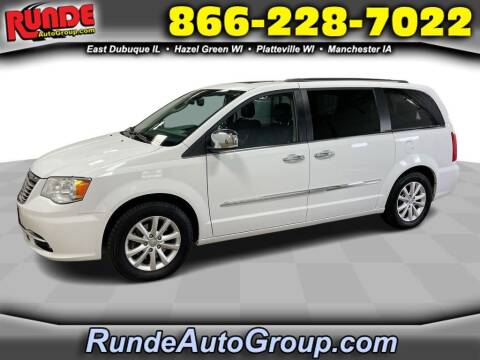 2015 Chrysler Town and Country for sale at Runde PreDriven in Hazel Green WI