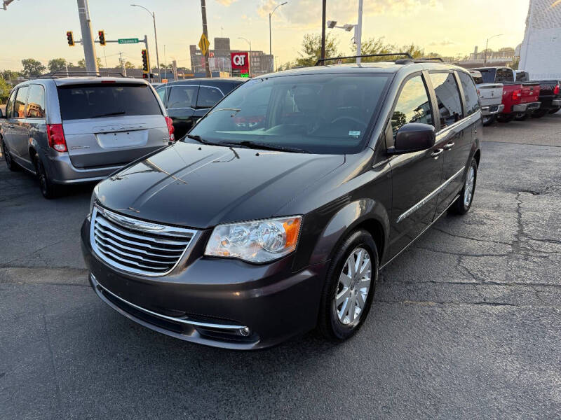 2016 Chrysler Town & Country Touring