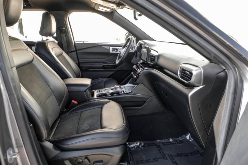 2022 Ford Explorer ST-Line