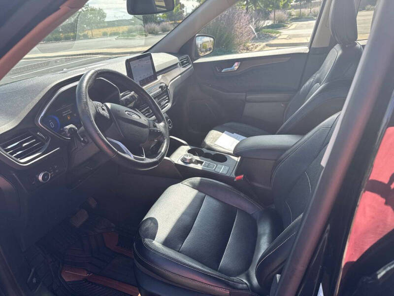 2020 Ford Escape Titanium