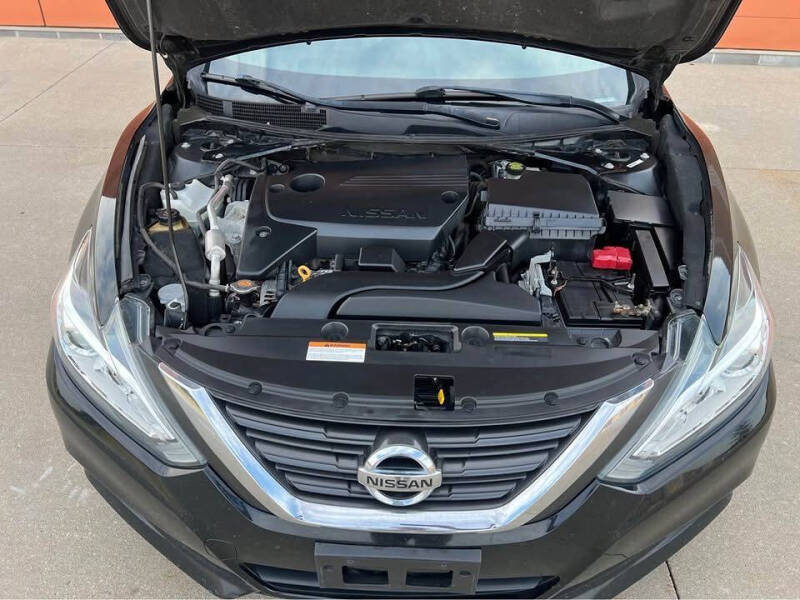 2016 Nissan Altima 2.5 SR