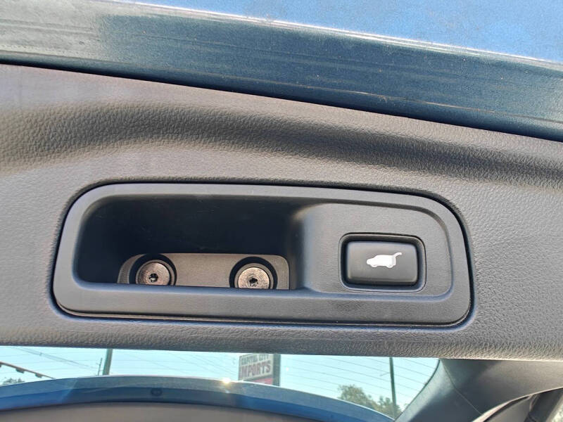 2020 Honda Pilot Touring w/Rear Captain's Chairs