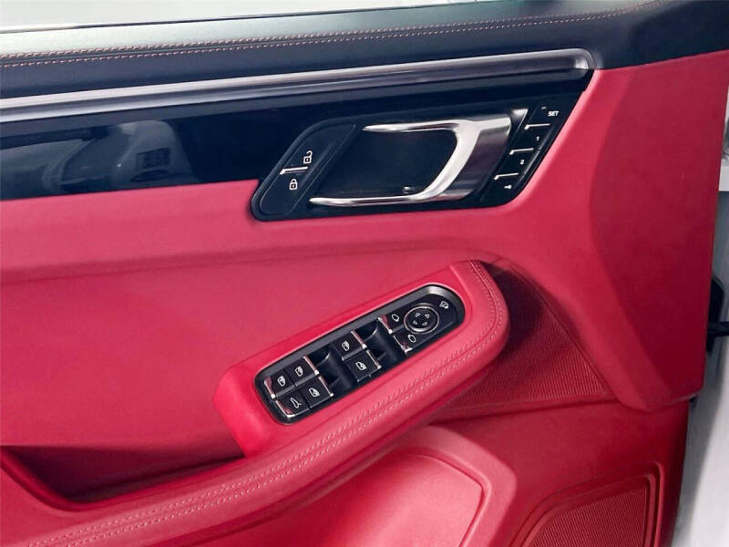 2023 Porsche Macan S