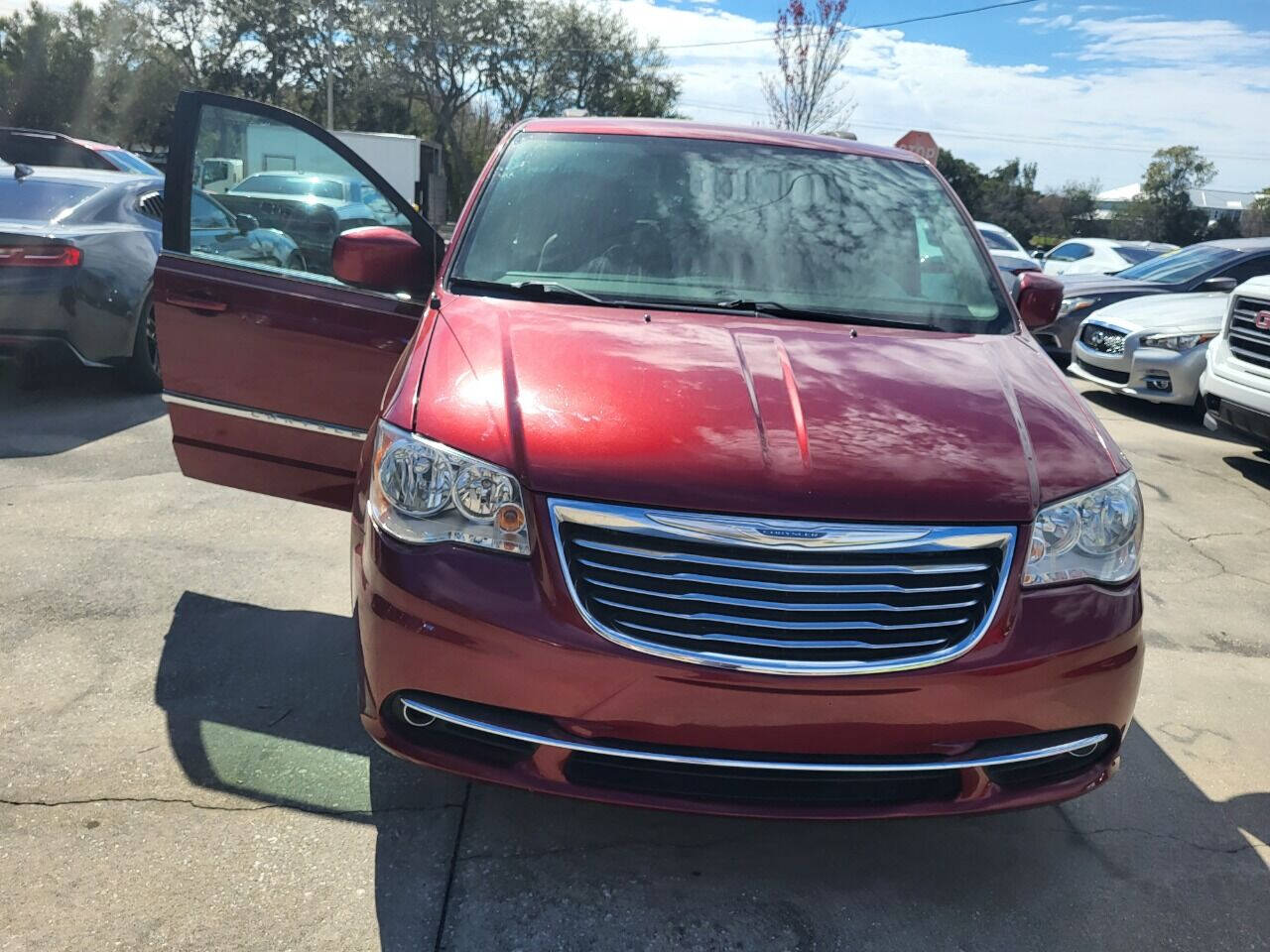 2016 Chrysler Town and Country for sale at FAMILY AUTO BROKERS in Longwood, FL