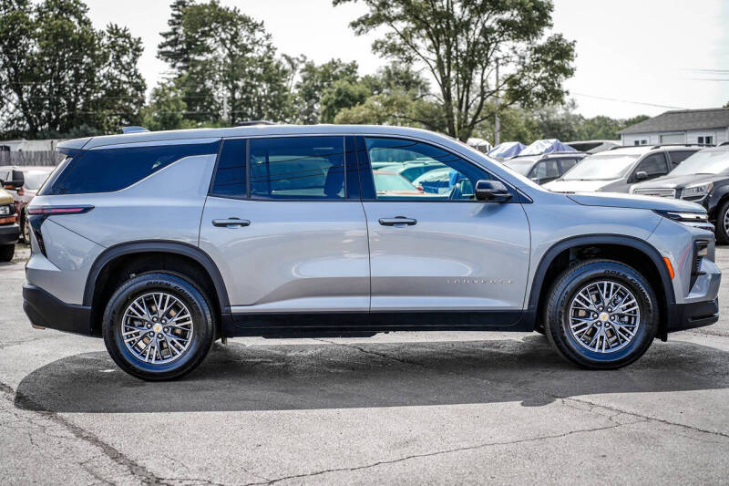 2024 Chevrolet Traverse LS