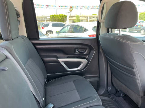 2018 Nissan Titan SV