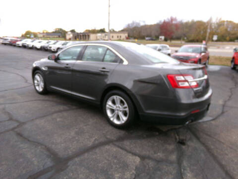 2016 Ford Taurus SE