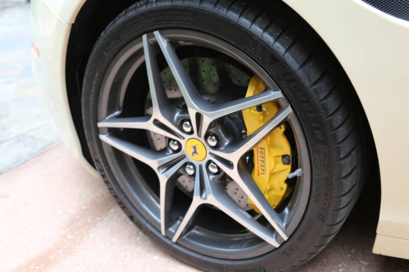 2016 Ferrari California T