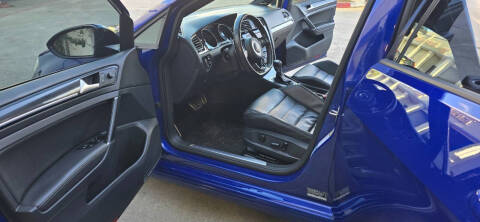 2017 Volkswagen Golf R 4Motion