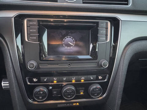 2016 Volkswagen Passat 1.8T R-Line