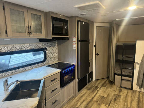 2022 Coleman LANTERN 263BH