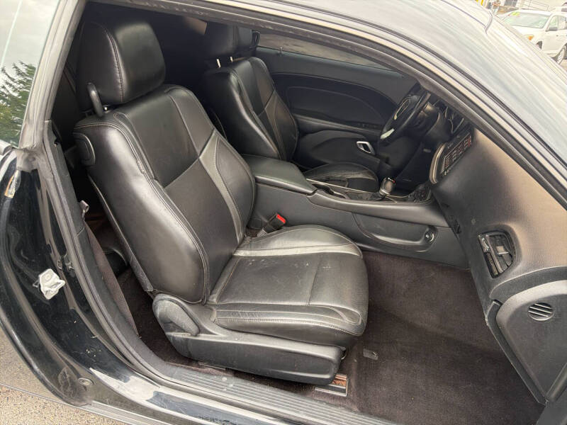 2017 Dodge Challenger SXT Plus