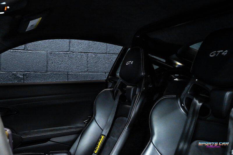2016 Porsche Cayman GT4