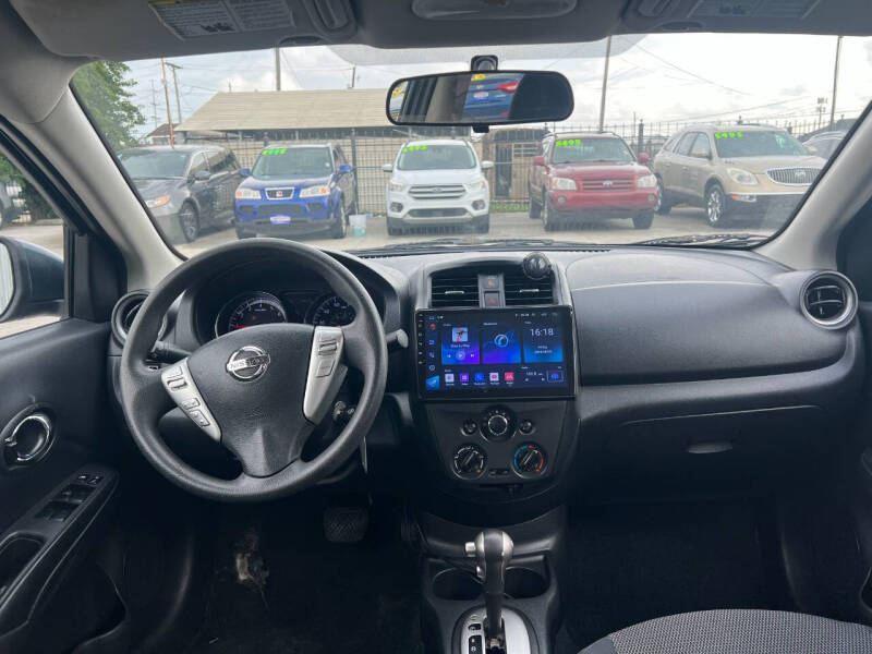 2015 Nissan Versa 1.6 SV