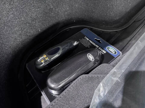 2019 Land Rover Range Rover Velar P250 R-Dynamic SE