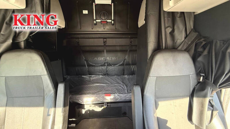 2024 Freightliner Cascadia