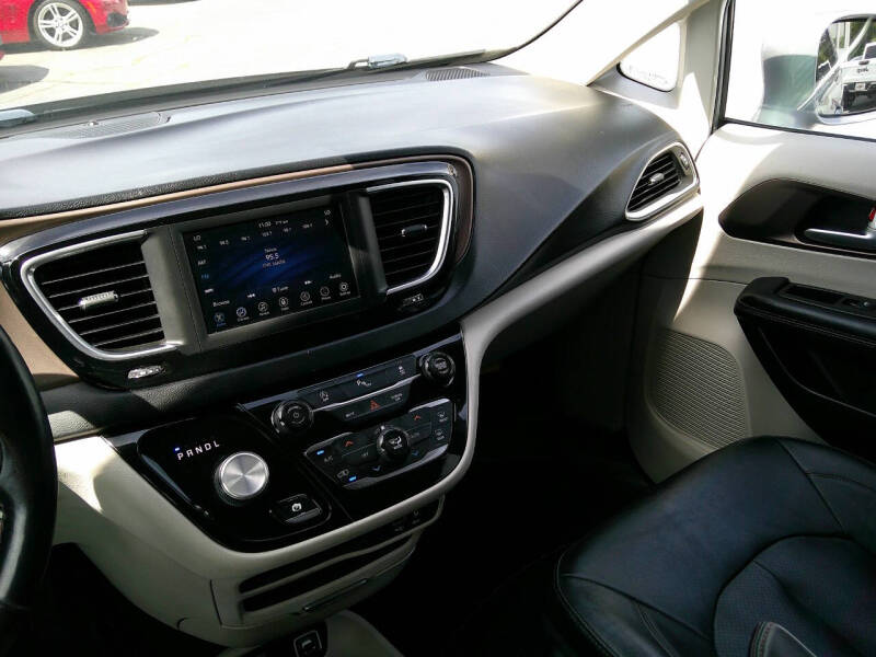 2019 Chrysler Pacifica Touring L