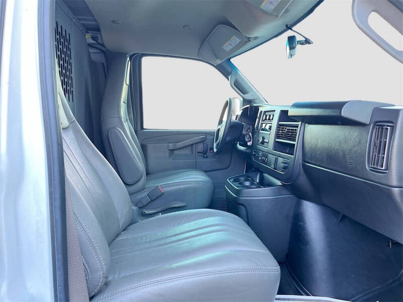 2024 GMC Savana 2500