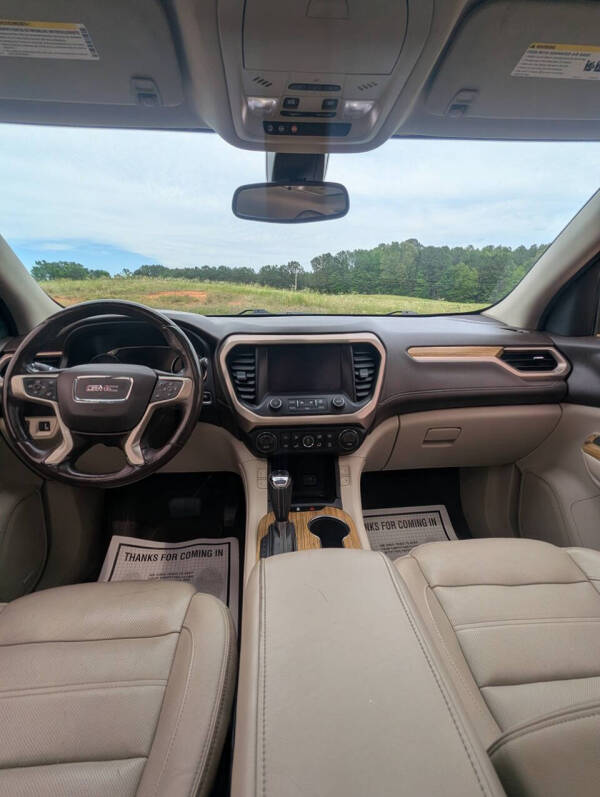 2017 GMC Acadia Denali