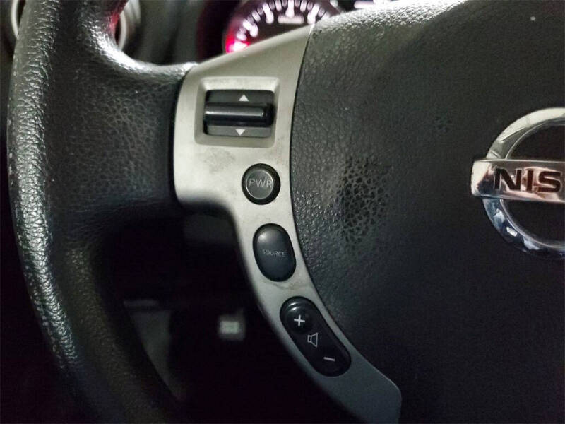 2011 Nissan Rogue S Krom