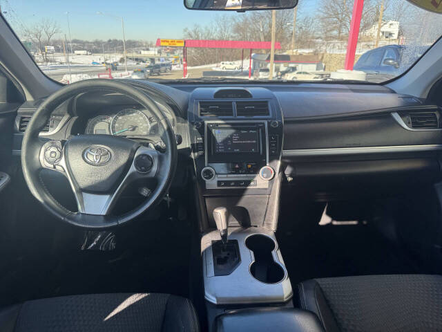 Image 3 of 2013 Toyota Camry